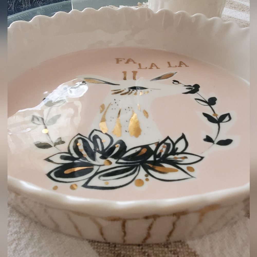 Anthropologie *Like New* CHRISTMAS Tart Serving Dish 8" Ceramic Pink White Gold
